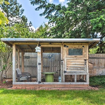 Central Medford Family Retreat With Large Yard! Экстерьер фото