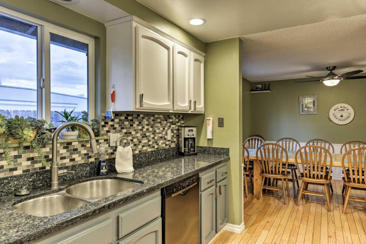 Central Medford Family Retreat With Large Yard! Экстерьер фото
